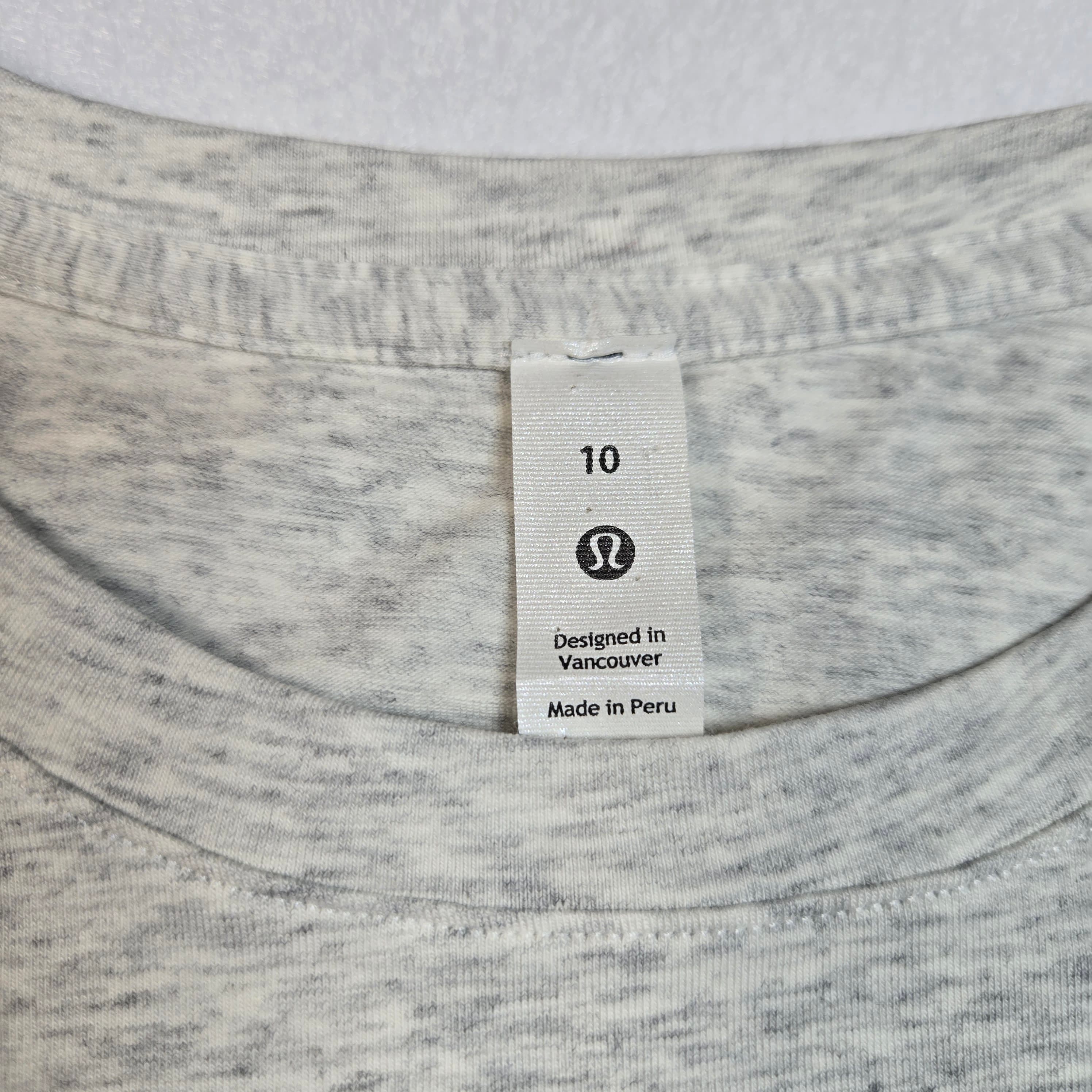 Lululemon Heathered Gray T-Shirt Size 10 NWT - Thumbnail 5