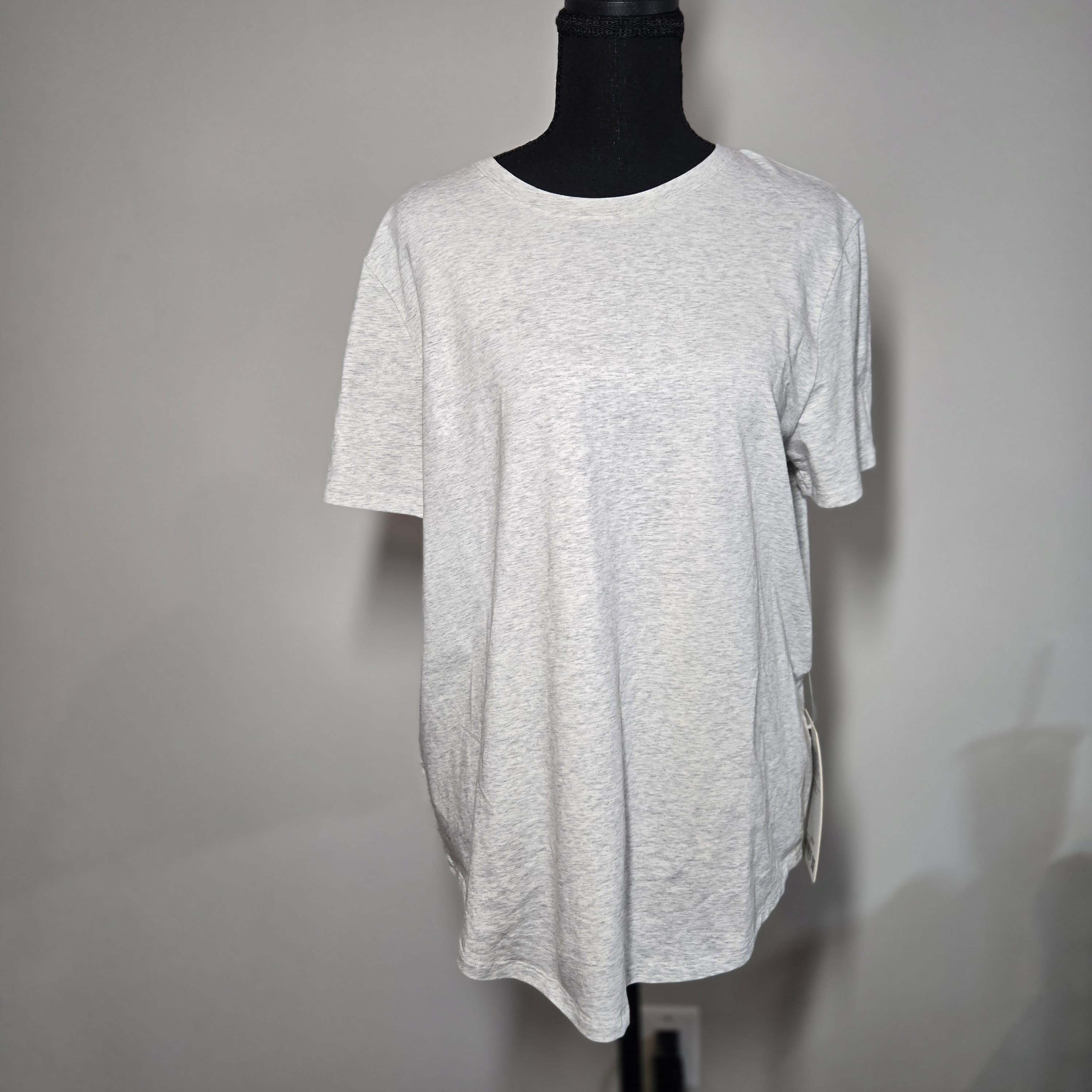 Lululemon Heathered Gray T-Shirt Size 10 NWT