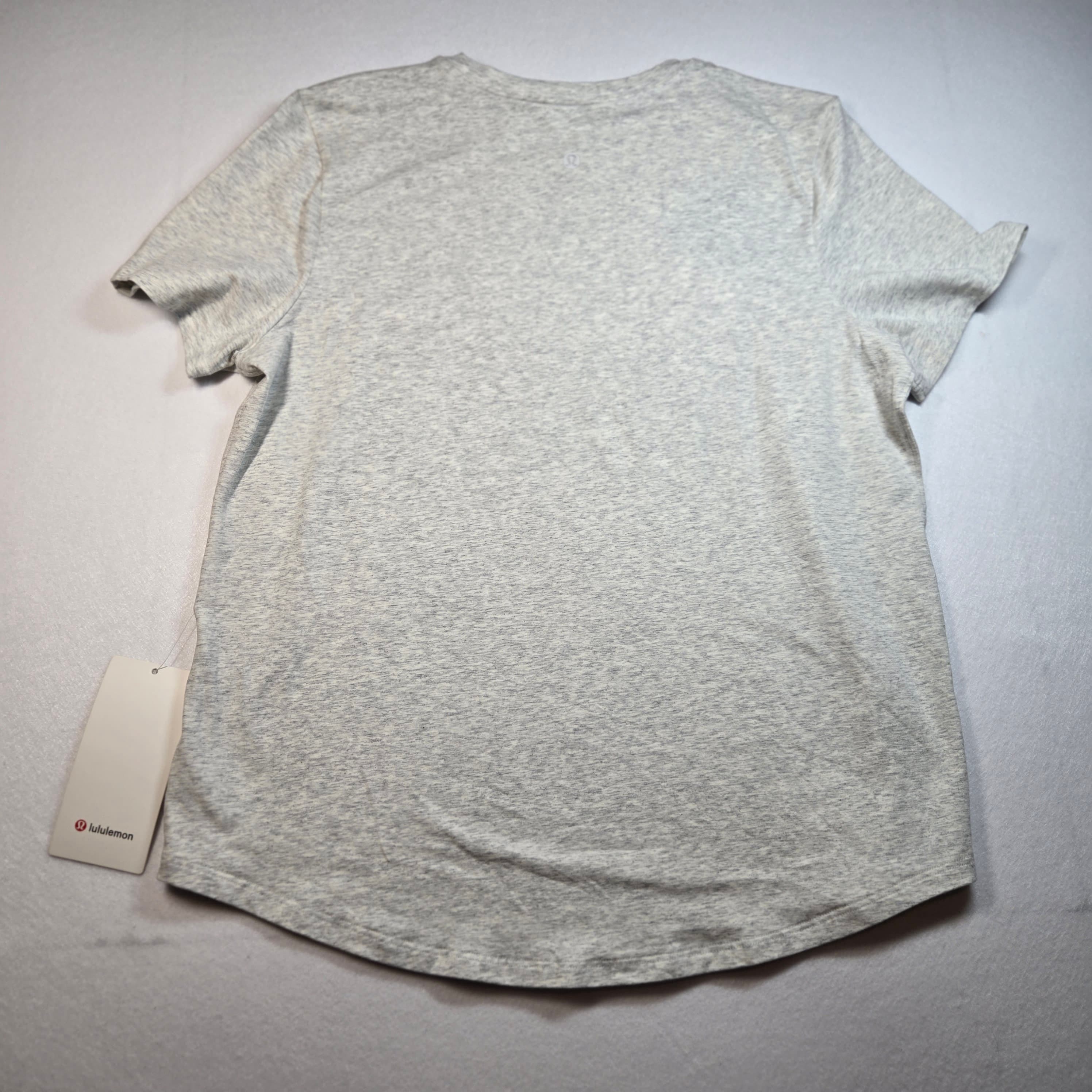Lululemon Heathered Gray T-Shirt Size 10 NWT - Thumbnail 3