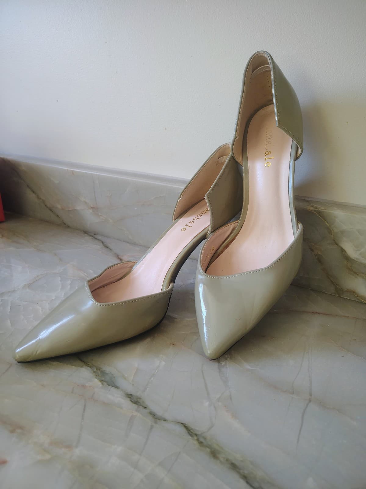 MANSBALE Rare Sage Green Patent Slingback Pointed Toe Stiletto Heels: SZ 7.5 - Thumbnail 2