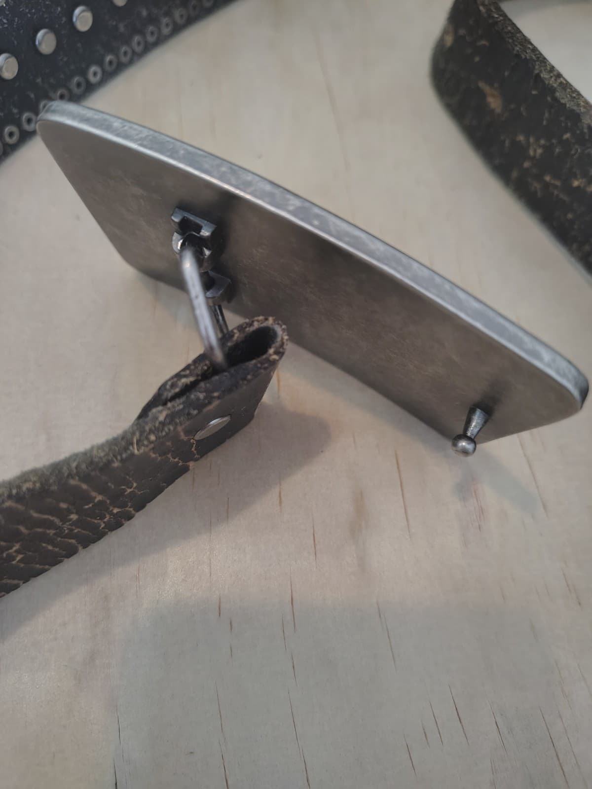 Custom Vintage GUESS x Independent Studded Leather Belt - Thumbnail 3