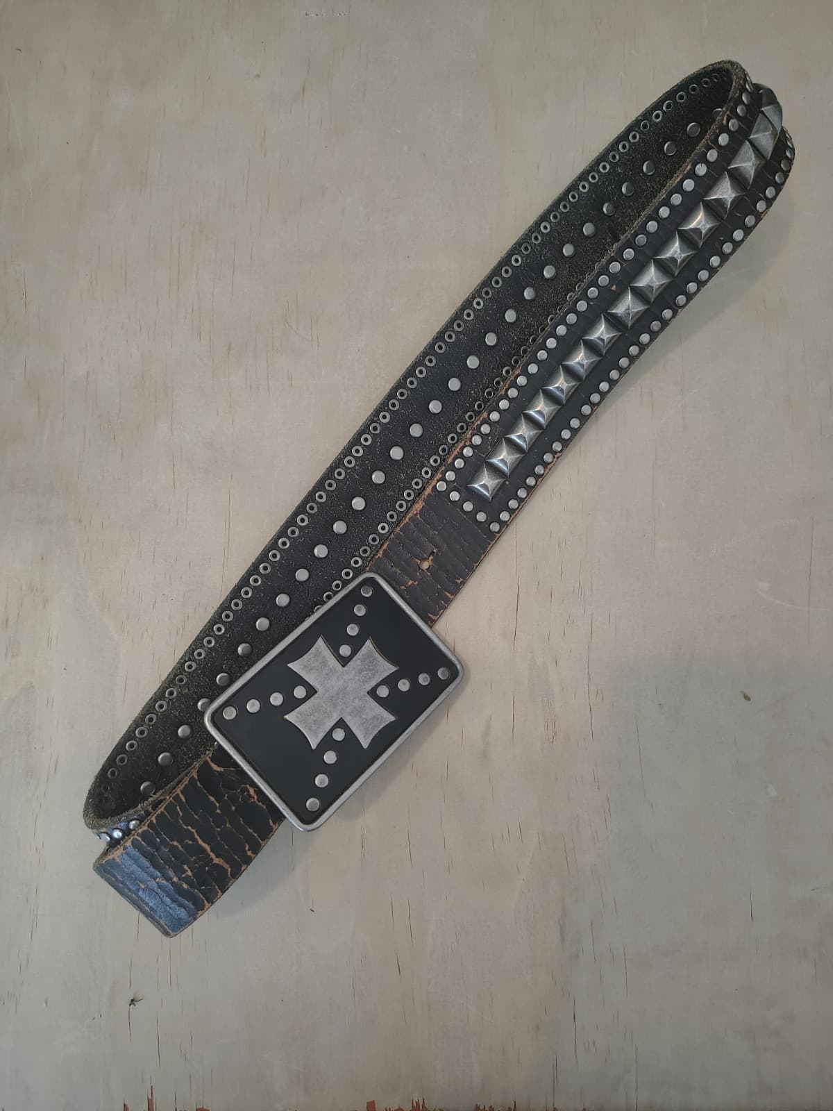 Custom Vintage GUESS x Independent Studded Leather Belt - Thumbnail 2