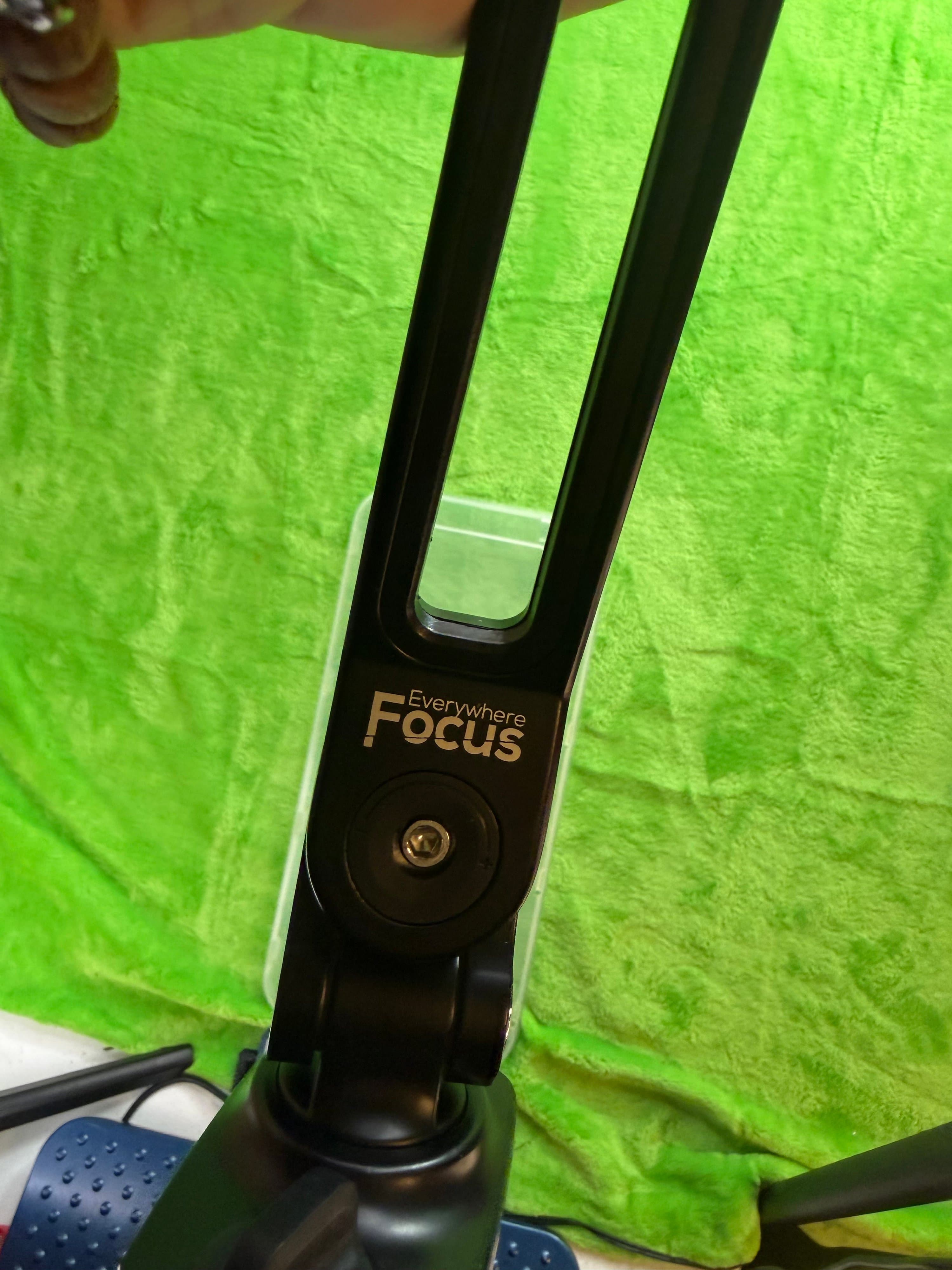 EverywhereFocus Flexible Arm Phone Tablet Desk Clamp Mount 6-13in Black - Thumbnail 9