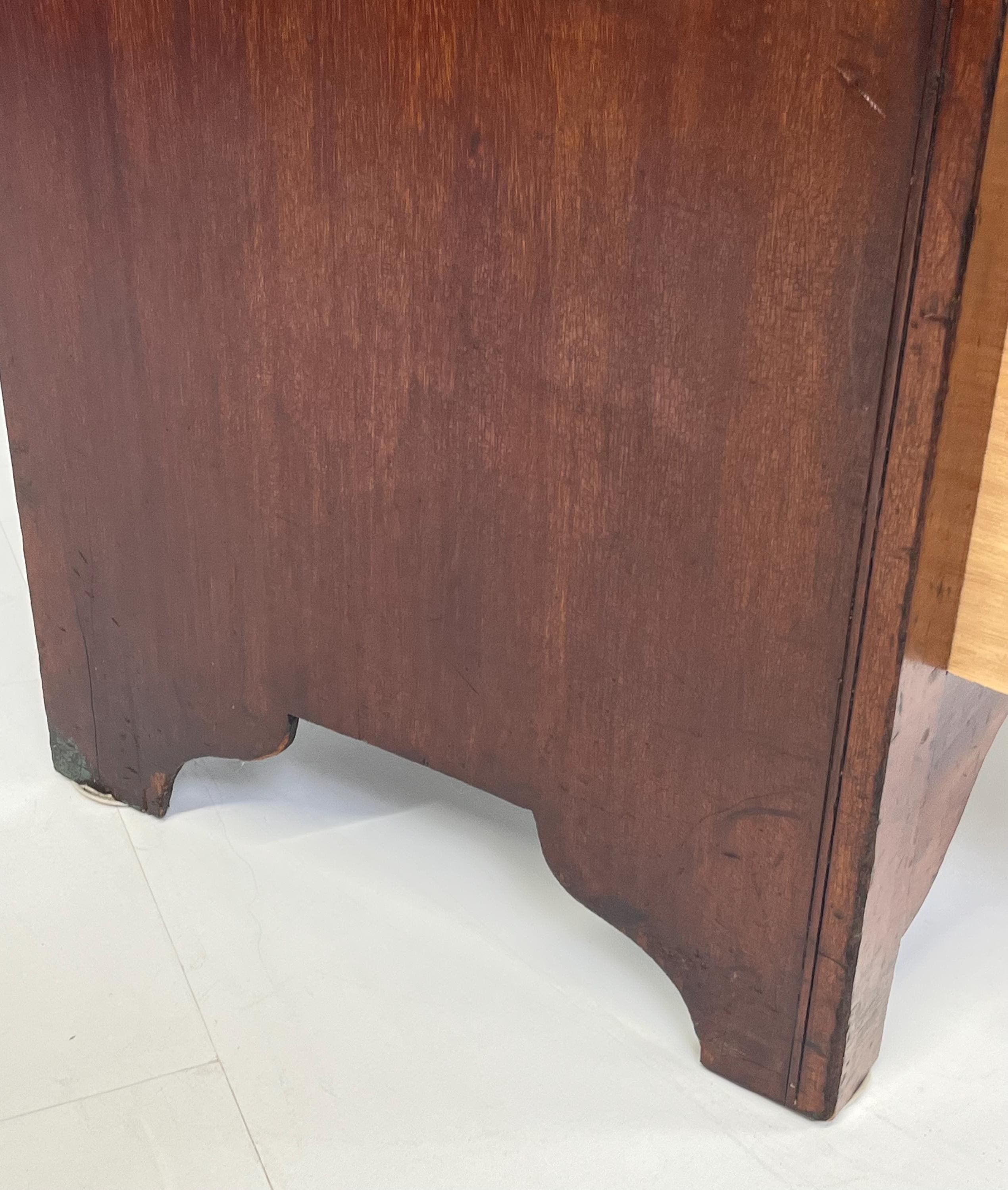 English Edwardian Style Inlaid Mahogany Wardrobe With Beveled Oval Mirror - Thumbnail 15