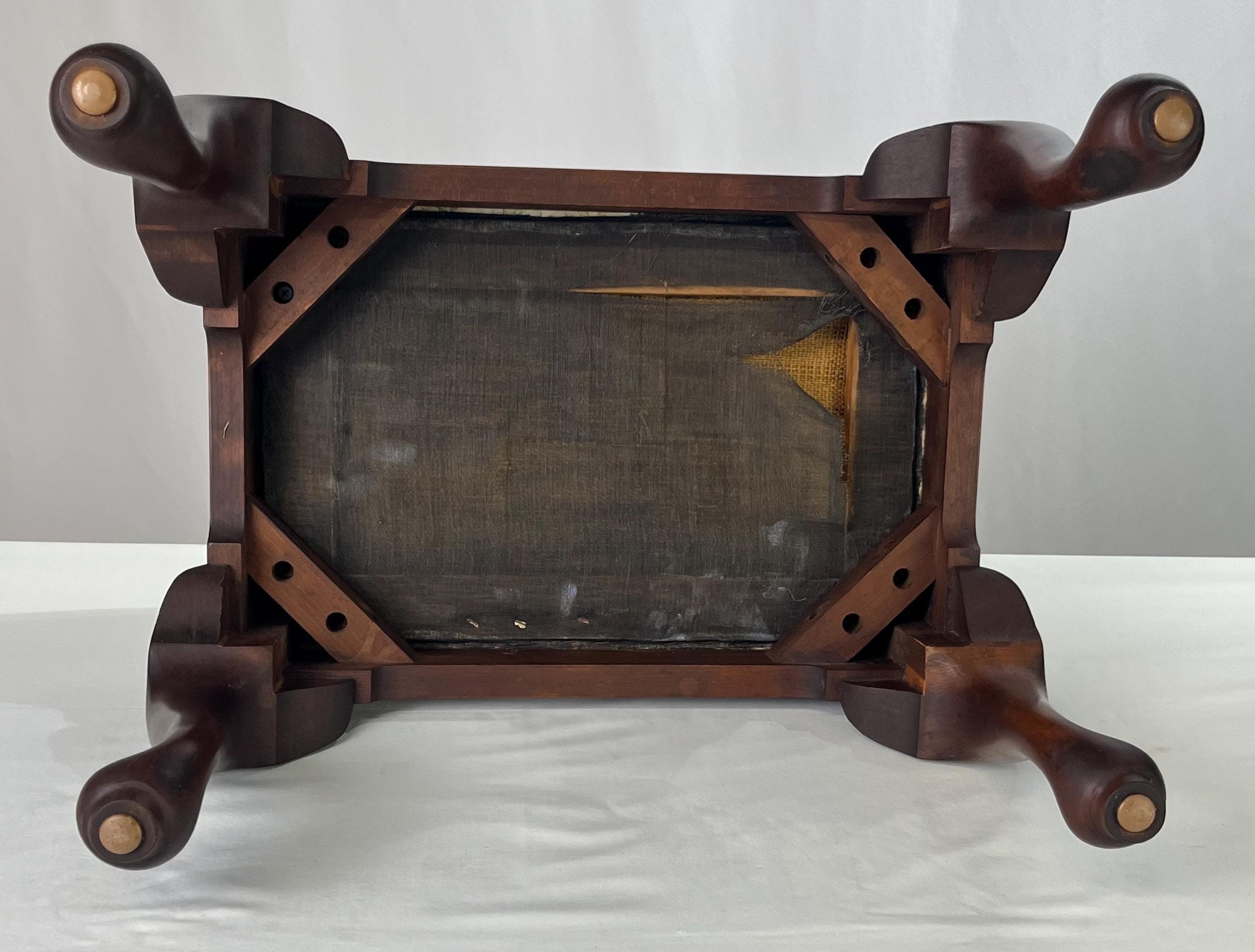 Henkel Harris Attributed Queen Anne Style Mahogany Footstool - Thumbnail 12