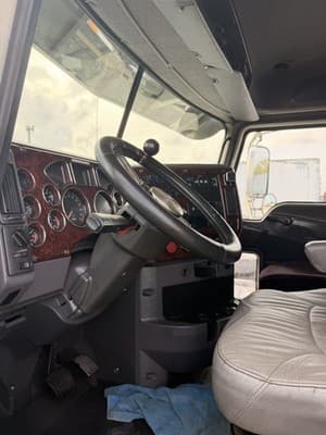 2017 Mack Automatic Truck - Thumbnail 15
