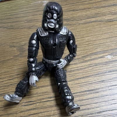 Gas Mask Soldier Suit Character Action Figure Black Silver Plastic - Thumbnail 4