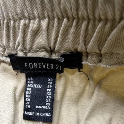 Forever 21 Beige Twill Chino Shorts XS High Rise Pull-On Elastic Waist Pockets - Thumbnail 3