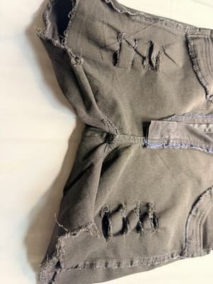 Women's Gray Denim Cut-Off Shorts 9/10 Distressed Frayed Hem 5-Pocket Button - Thumbnail 4