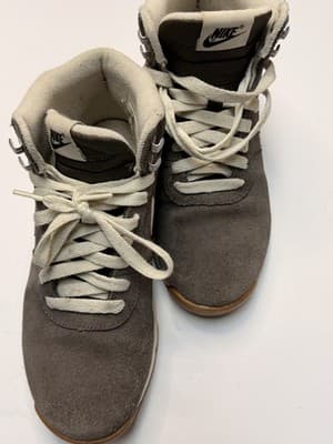 Nike Acorra Suede ACG Women's Size 7 Gray White Gum Shoes Sneakers 806977-210 - Thumbnail 5