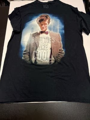 Doctor Who - “Bow Ties Are Cool” - 2012 Black Shirt - M - Ripple Junction