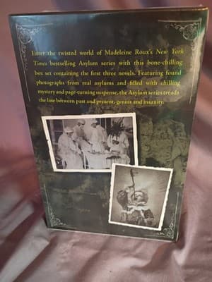 Madeleine Roux Asylum Series 3-Book Box Set: Asylum/Sanctum/Catacomb TPB - Thumbnail 3