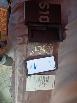 Samsung Galaxy S10 128GB Black SM-G973U 16MP Boost Mobile - Thumbnail 4