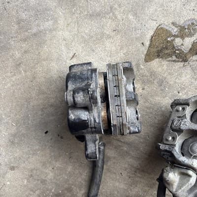 1985 Honda v65 magne 1100 v4 front brake calipers - Thumbnail 6
