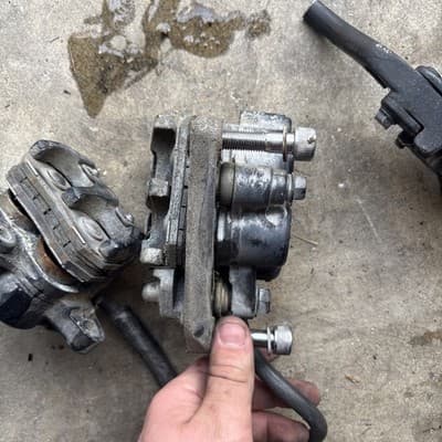 1985 Honda v65 magne 1100 v4 front brake calipers - Thumbnail 7