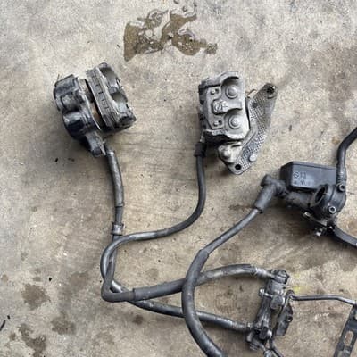1985 Honda v65 magne 1100 v4 front brake calipers - Thumbnail 12