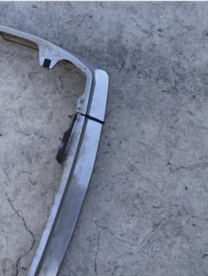 1987 Yamaha XVZ1300 Venture Royale Y371 rear trunk chrome trim piece - Thumbnail 7