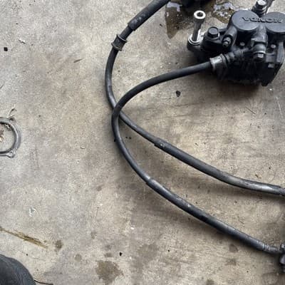 1985 Honda v65 magne 1100 v4 front brake calipers - Thumbnail 3