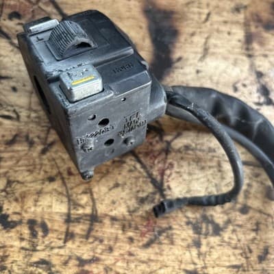 85 Honda VF1100 VF 1100 V65 S Sabre Left Hand Control Switch Turn Signal - Thumbnail 3
