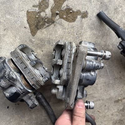 1985 Honda v65 magne 1100 v4 front brake calipers - Thumbnail 8
