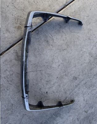 1987 Yamaha XVZ1300 Venture Royale Y371 rear trunk chrome trim piece - Thumbnail 11