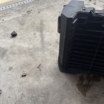 1983-85 Honda V65 Sabre VF1100 S ENGINE RADIATOR W/ COOLING FAN VF 1100 VF1100S - Thumbnail 4