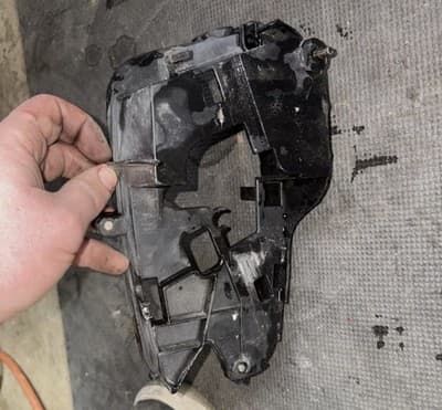 87 HONDA SUPER MAGNA VF700 VF700C AIRBOX INTAKE LEFT RIGHT COVER SUPPORT - Thumbnail 5