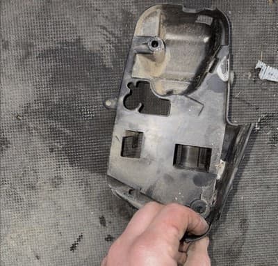 87 HONDA SUPER MAGNA VF700 VF700C AIRBOX INTAKE LEFT RIGHT COVER SUPPORT - Thumbnail 8