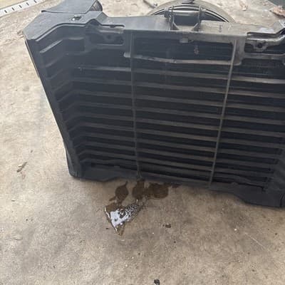 1983-85 Honda V65 Sabre VF1100 S ENGINE RADIATOR W/ COOLING FAN VF 1100 VF1100S - Thumbnail 3