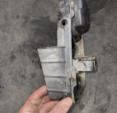 87 HONDA SUPER MAGNA VF700 VF700C AIRBOX INTAKE LEFT RIGHT COVER SUPPORT - Thumbnail 7