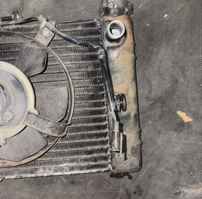 1987-1988 HONDA MAGNA VF700C 700 RADIATOR & COOLING FAN - Thumbnail 4
