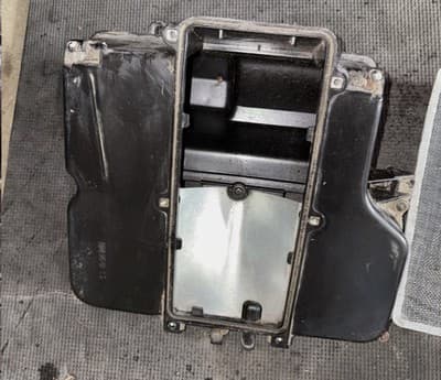 87 Honda VF700 VF 700 C Super Magna Airbox Air Box Filter - Thumbnail 8