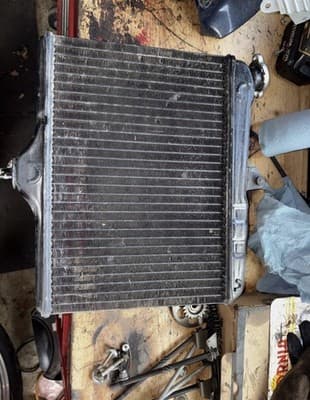 1987 YAMAHA VENTURE ROYALE XVZ1300D ENGINE RADIATOR WITH COOLING FAN - Thumbnail 2