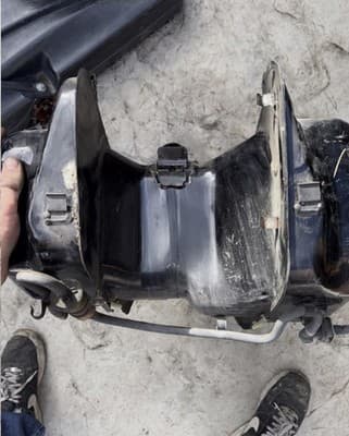 86-93 Yamaha Venture Royale XVZ1300 Gas Fuel Tank Petrol Reservoir WITH KEY - Thumbnail 5