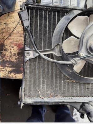 1987 YAMAHA VENTURE ROYALE XVZ1300D ENGINE RADIATOR WITH COOLING FAN - Thumbnail 4