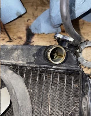 1987 YAMAHA VENTURE ROYALE XVZ1300D ENGINE RADIATOR WITH COOLING FAN - Thumbnail 10