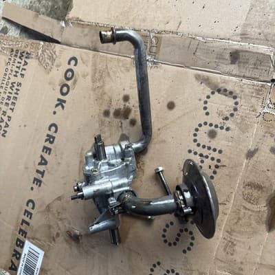 1983 Honda Magna VF1100C VF1100 C V65 original BOTTOM MOTOR OIL PUMP lower - Thumbnail 7