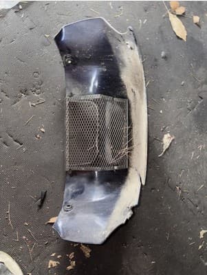 1987 YAMAHA VENTURE XVZ1300 FRONT LOWER CENTER V FAIRING COWL GUARD - Thumbnail 7