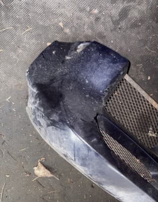 1987 YAMAHA VENTURE XVZ1300 FRONT LOWER CENTER V FAIRING COWL GUARD - Thumbnail 2