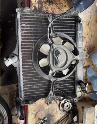 1987 YAMAHA VENTURE ROYALE XVZ1300D ENGINE RADIATOR WITH COOLING FAN - Thumbnail 11