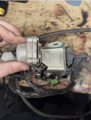 86 Yamaha XVZ 1300 Venture Royal Air Compressor 1986 - Thumbnail 3