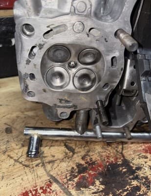 Honda VF700C VF 700C Magna #E106 Front Cylinder Head Assembly - Thumbnail 11
