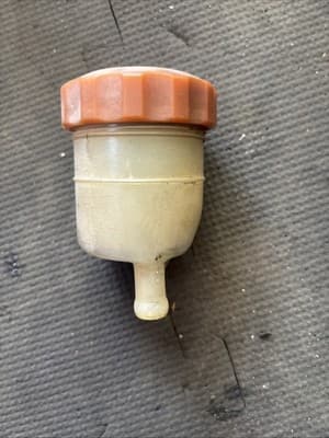 83-86 Honda VF1100S Sabre Magna V65 1100 Rear Brake Master Cylinder Reservoir - Thumbnail 4