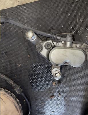 1987 Yamaha Venture XVZ1300 Front Left Brake Caliper 87 XVZ 1300 - Thumbnail 4