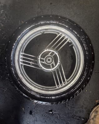 1987 Yamaha Venture XVZ 1300 XVZ1300 D Front Rim Wheel Tire 120/70-18 18 1986 - Thumbnail 8