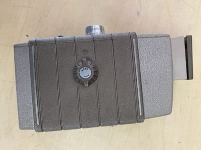 Vintage Bell & Howell 323 8mm Movie Camera – Retro Film Camera – Untested - Thumbnail 3