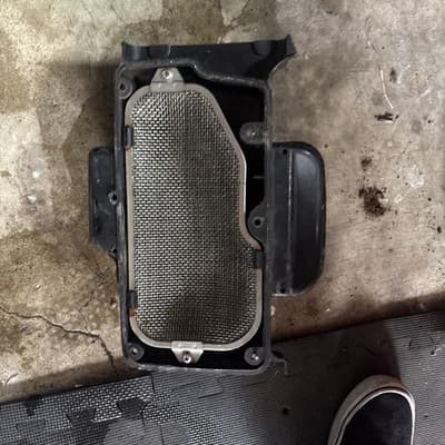 83 Honda VF1100 VF 1100 C V65 Magna Airbox Air Box Filter Screen - Thumbnail 9