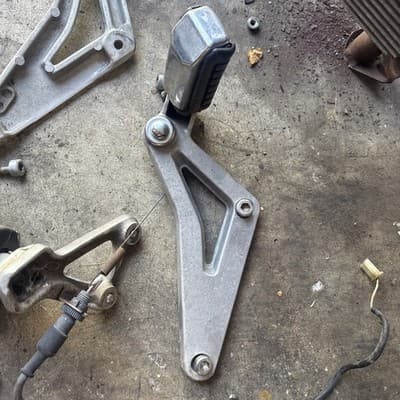 1984 HONDA V65 MAGNA VF1100C Front and Rear Passenger Peg Foot Rest 4PCS - Thumbnail 14