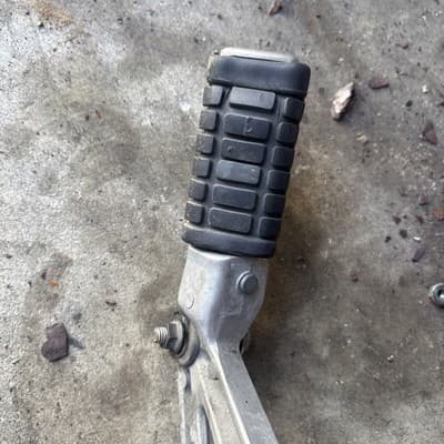 1984 HONDA V65 MAGNA VF1100C Front and Rear Passenger Peg Foot Rest 4PCS - Thumbnail 6