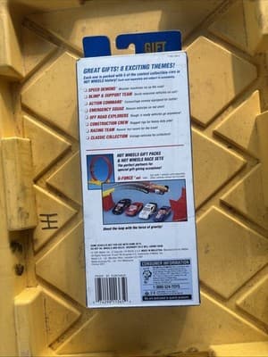 VINTAGE HOT WHEELS 5 car gift pack 1991 ( ACTION COMMAND ) - Thumbnail 3